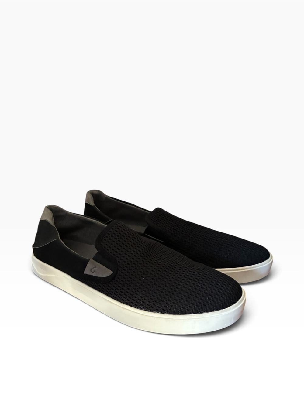 Olukai Men's Size 10 Black Knit Slip-On Loafers
